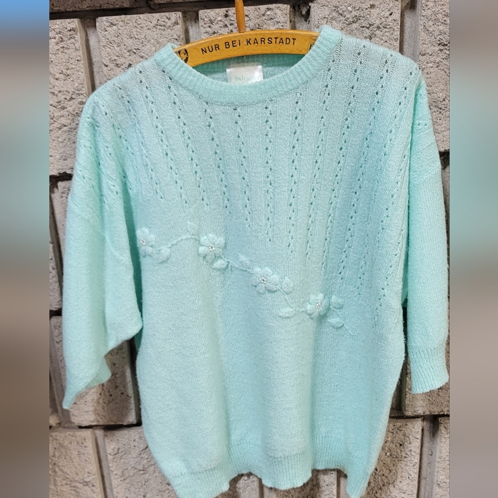 Women's vintage sweater medium